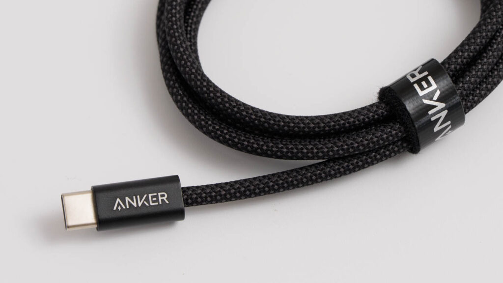 遂にここまで進化した!Anker Prime Power Bank (26250mAh, 300W)をレビュー 8 Anker Prime Power Bank (26250mAh, 300W)付属のUSB-Cケーブル