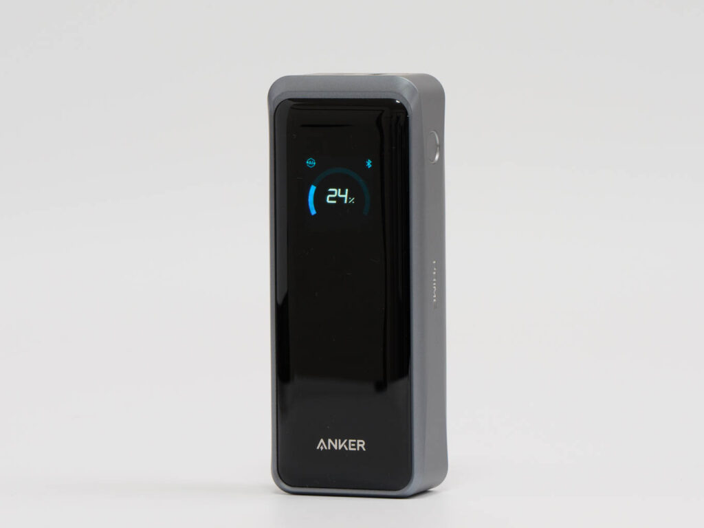 遂にここまで進化した!Anker Prime Power Bank (26250mAh, 300W)をレビュー 11 Anker Prime Power Bank (26250mAh, 300W)のディスプレイ