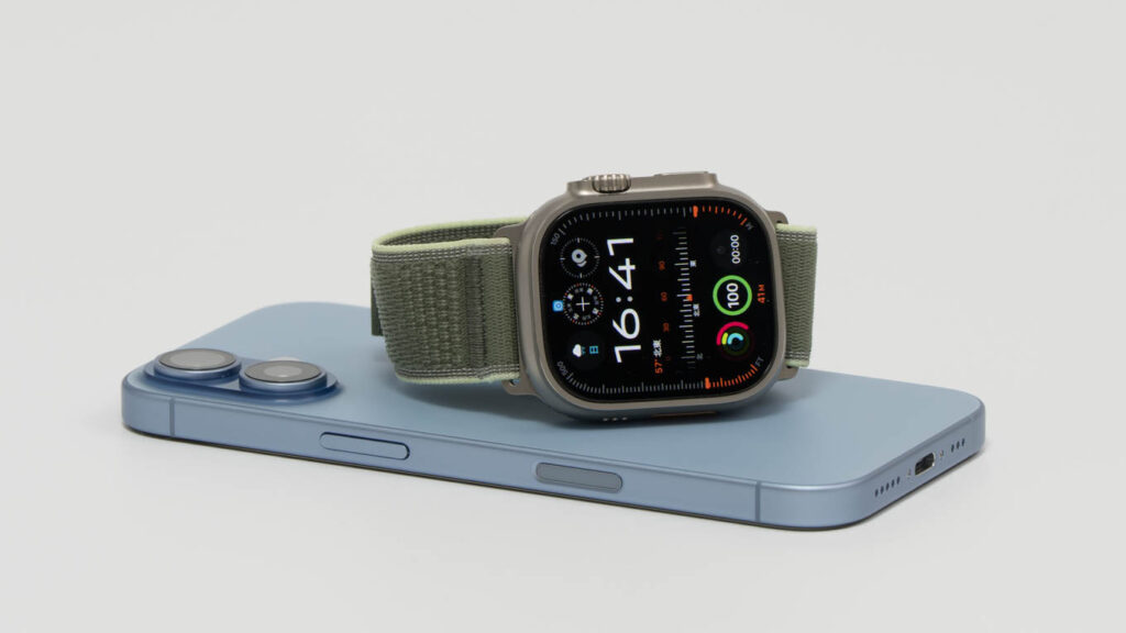 Apple Watchはいらない?後悔するパターンは?8年使ってみて感じたこと 1 Apple Watch Ultra 3とiPhone 17