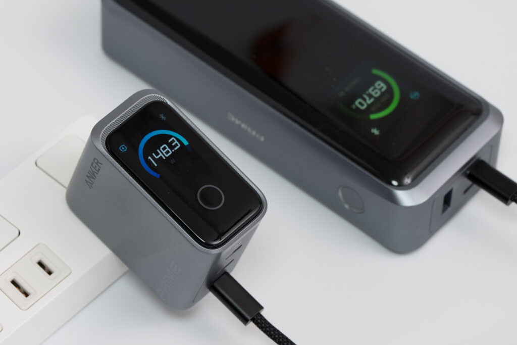 Anker Prime Charger (160W, 3 Ports)をレビュー│出力配分をカスタムできる次世代充電器 28 Anker Prime Charger (160W, 3 Ports)でAnker Prime Power Bank (26250mAh, 300W)を150Wで充電している様子