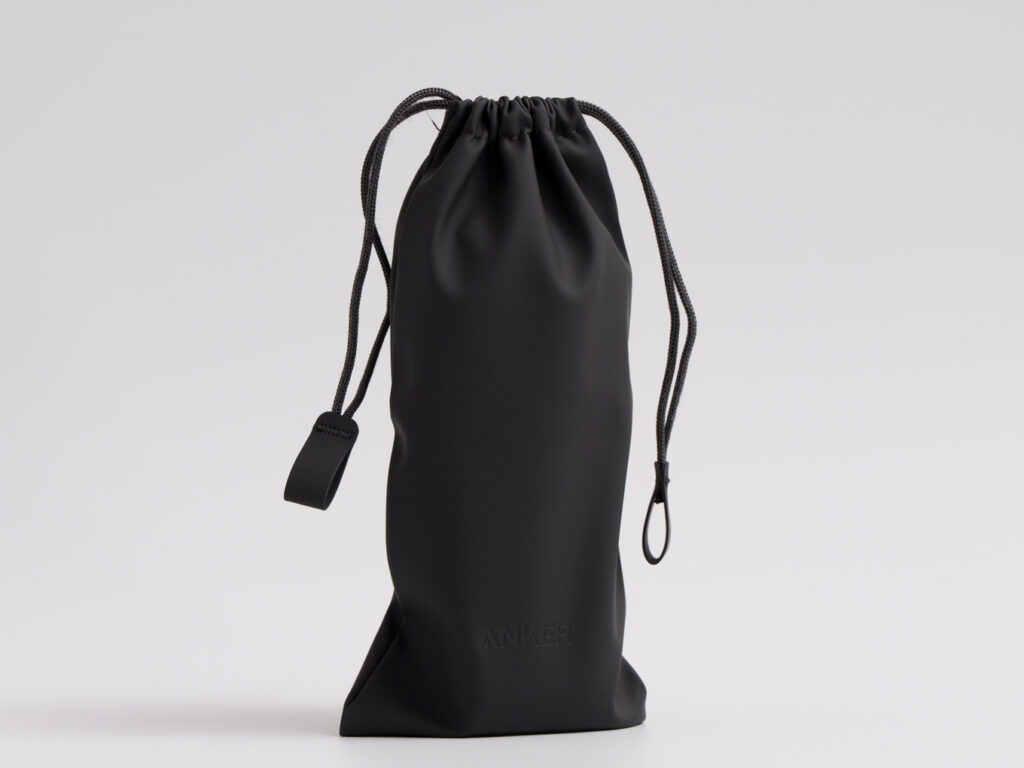 Anker Prime Power Bank (20100mAh, 220W)をレビュー│コンパクトなのに大容量&パワフル&高機能 7 Anker Prime Power Bank (20100mAh, 220W)付属の収納ポーチ