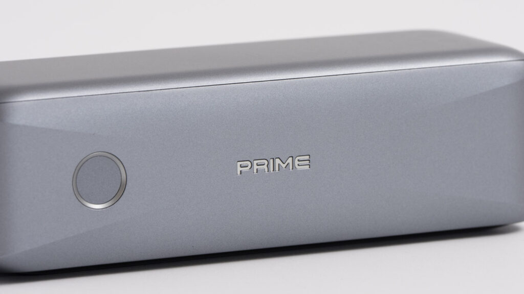 Anker Prime Power Bank (20100mAh, 220W)をレビュー│コンパクトなのに大容量&パワフル&高機能 10 Anker Prime Power Bank (20100mAh, 220W)の筐体の質感