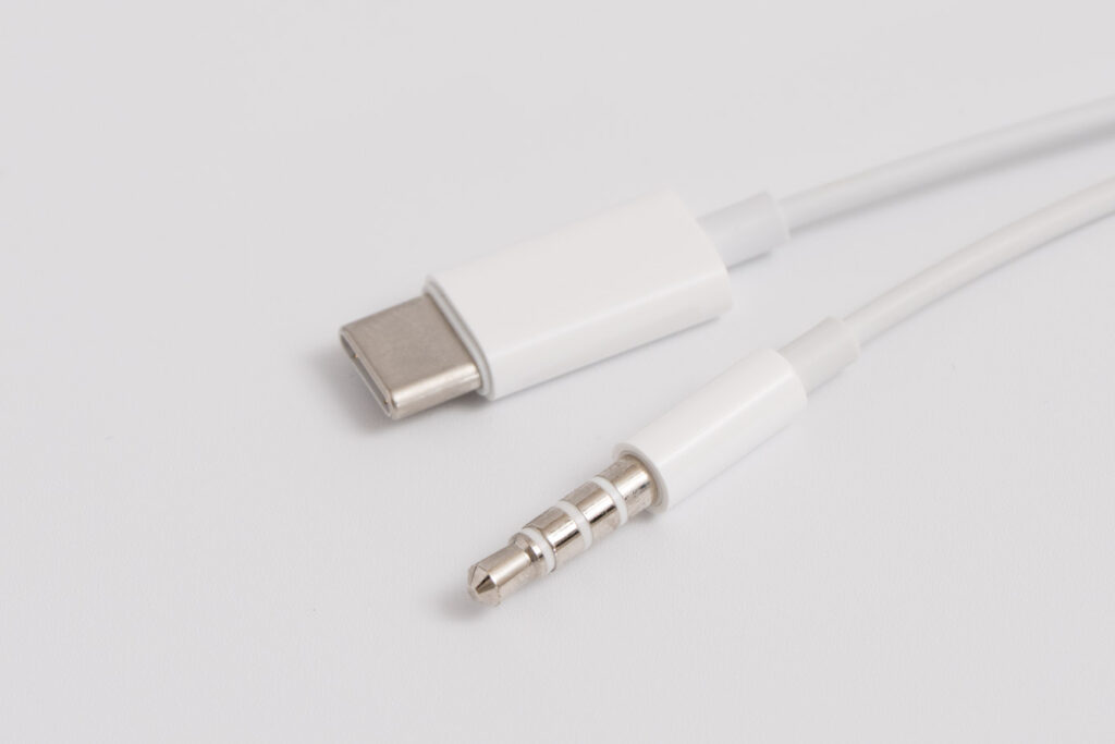 【レビュー】Apple純正の有線イヤホン「EarPods」が実は優秀な理由 19 EarPodsのUSB-Cと3.5ミニプラグ