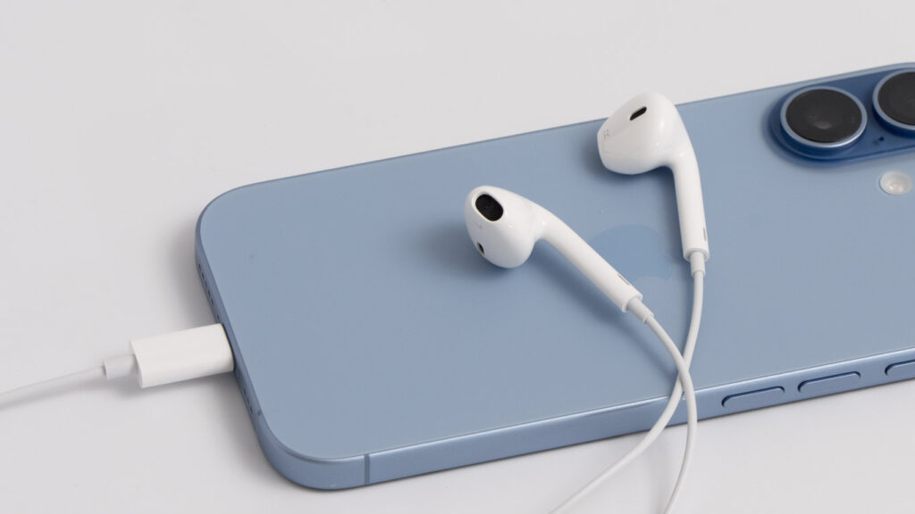 iPhoneで使えるApple純正の有線イヤホン「EarPods」が実は優秀な理由【レビュー】（アイキャッチ）