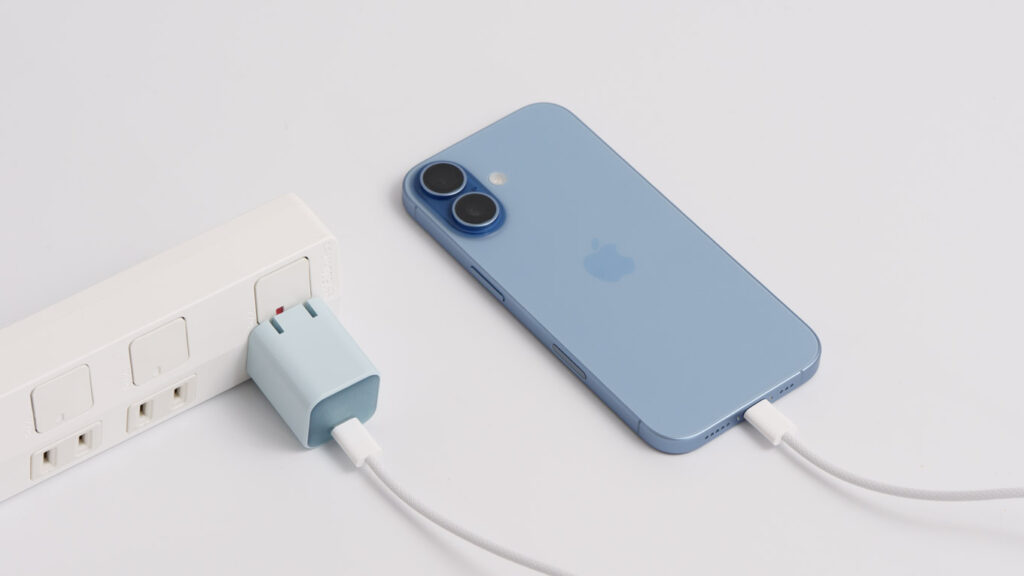 iPhone充電器のおすすめは?用途別に「失敗しない選び方」と有線・ワイヤレスの最適解を解説 24 iPhone 17とAnker 511 Charger (Nano 3, 30W)