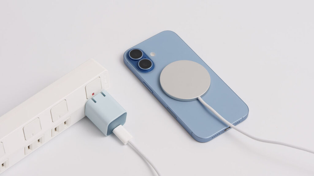 iPhone充電器のおすすめは?用途別に「失敗しない選び方」と有線・ワイヤレスの最適解を解説 56 iPhone 17とApple MagSafe充電器(Qi2 25W)