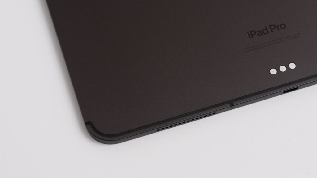 iPadのセルラーモデルとは?Wi-Fiモデルとの違いやどっちを選ぶべきか詳しく解説 20 iPad Pro セルラーモデルのアンテナライン