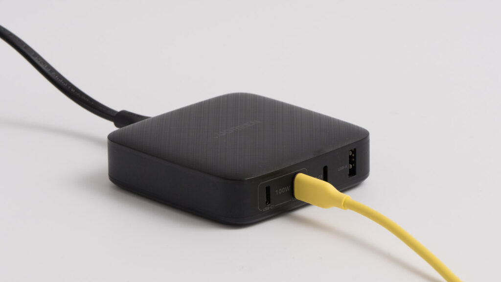 UGREEN Nexode 卓上急速充電器 100W・4ポート