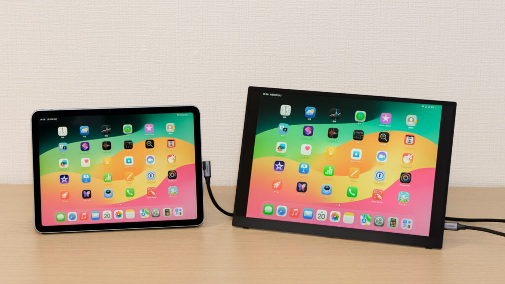 iPad Airの画面をUSB-Cケーブルでモニター出力している様子