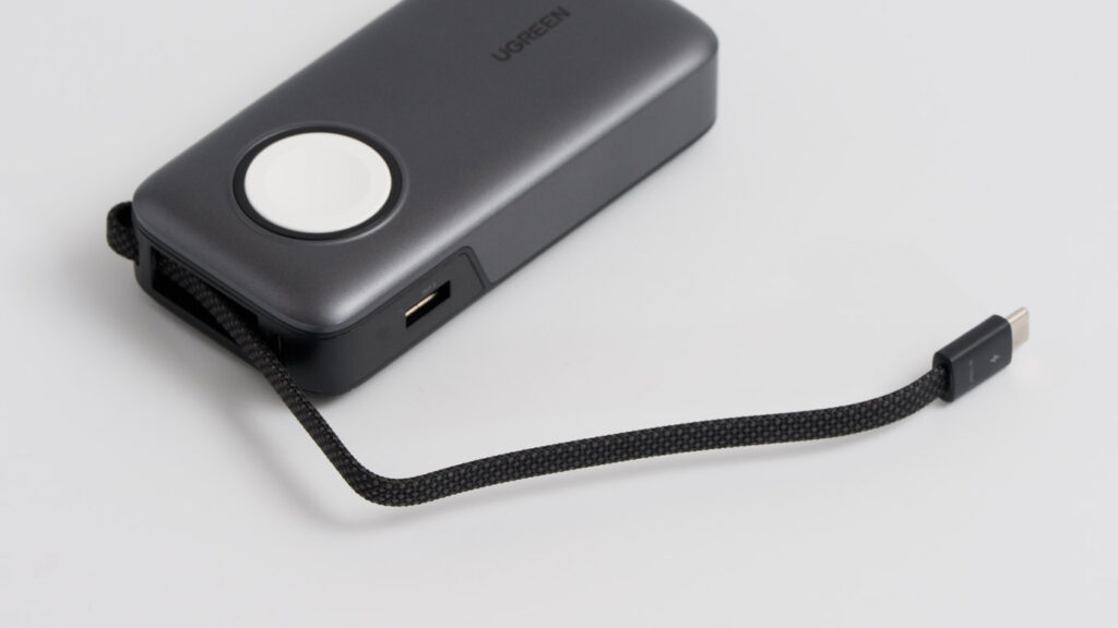 UGREEN Apple Watch対応モバイルバッテリーのストラップ型内蔵USB-Cケーブル