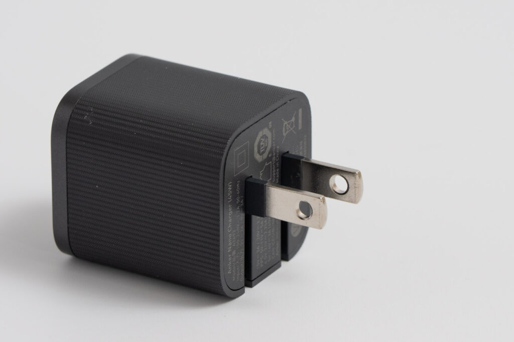 Anker Nano Charger (45W)の折りたたみ式電源プラグ