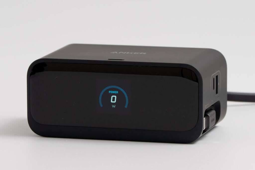 Anker Nano Charging Station (7-in-1, 100W, 巻取り式 USB-Cケーブル)のディスプレイ