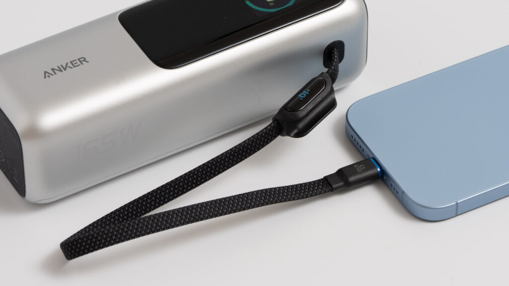 Anker Power Bank (25000mAh, Built-In & 巻取り式USB-Cケーブル)を