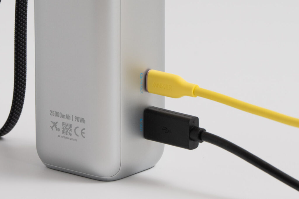 Anker Power Bank (25000mAh, Built-In & 巻取り式USB-Cケーブル)を