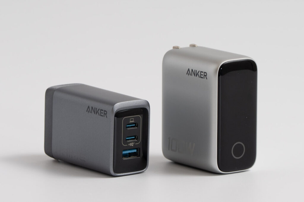 Anker Prime Charger (100W, 3 Ports, GaN)とAnker Charger (100W, 3 Ports)