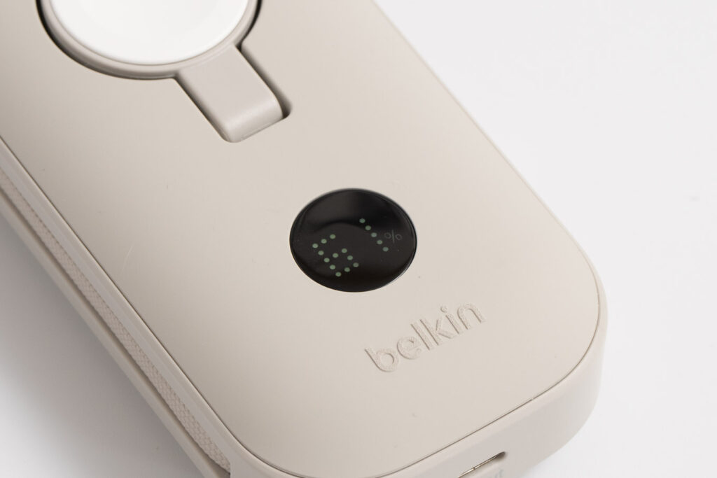 Belkin BoostCharge Pro モバイルバッテリー10Kのデジタルディスプレイ