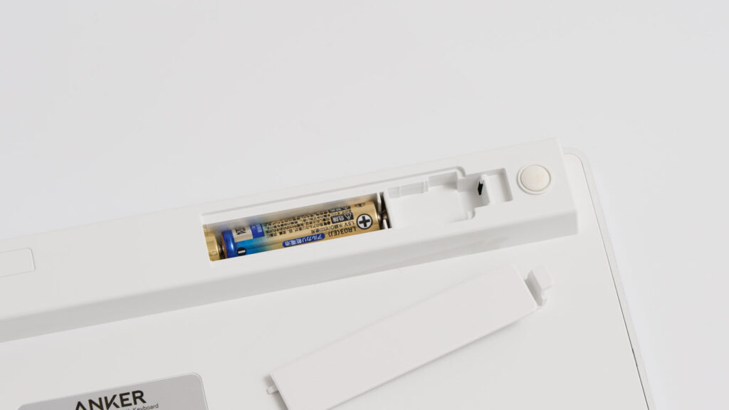 Anker ウルトラスリムBluetoothキーボードの乾電池