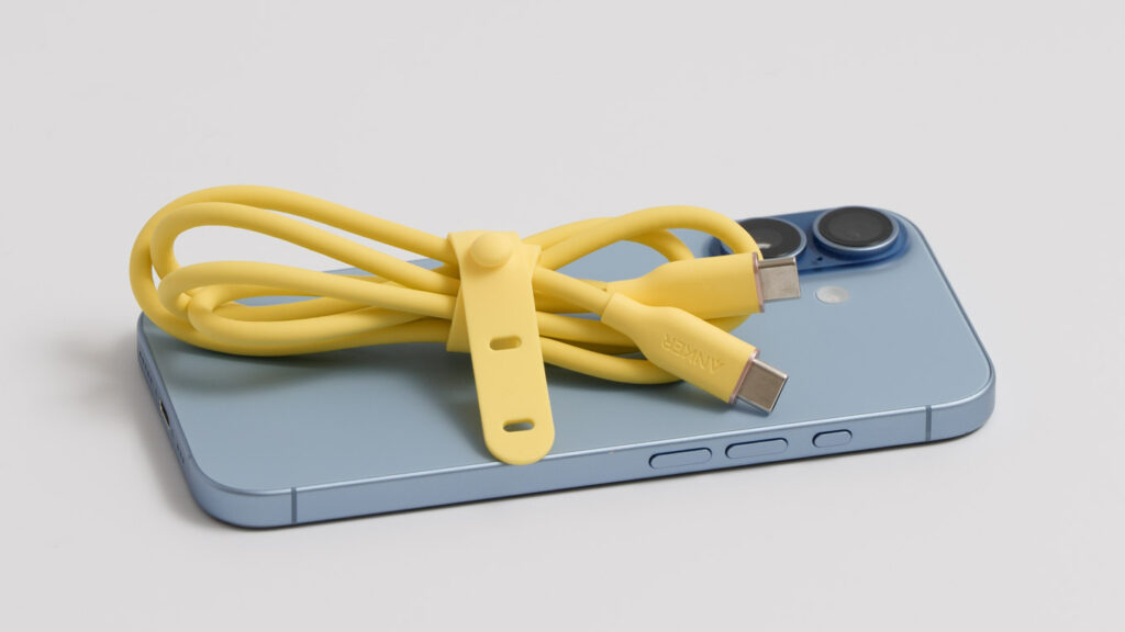 iPhone 17とUSB-Cケーブル