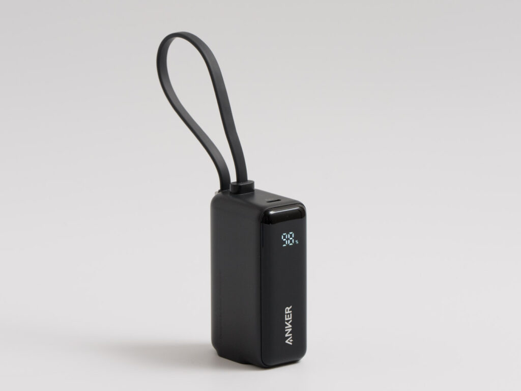 Anker Power Bank (30W, Fusion, Built-In USB-C ケーブル)