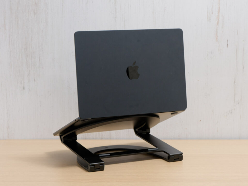 Twelve South Curve Flexを使用している様子