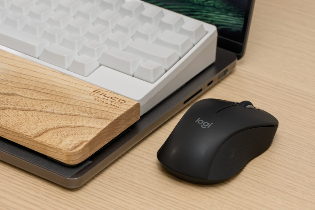 Logicool Signature M550MGR(パームレストが映るように)