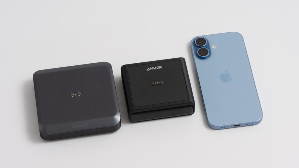 Anker Prime Charging Base (150W, 3 Ports)とAnker Charging Base (100W)、iPhone 17