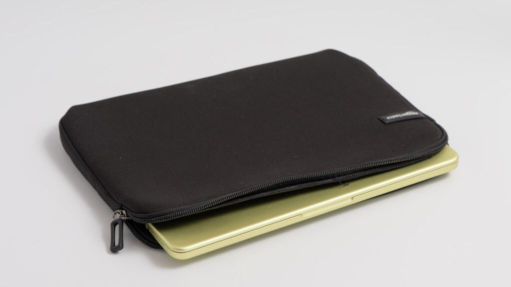 Amazonベーシック ノートPCケース