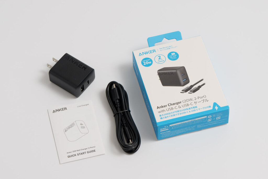 Anker Charger (20W, 2-Port)のパッケージ内容