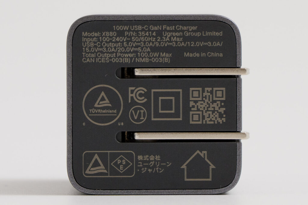 UGREEN Nexode Air 100Wの本体に表示された充電仕様とPSEマーク