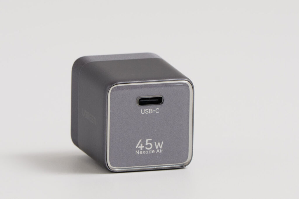 UGREEN Nexode Air 45W本体正面USB-Cポートのアップ