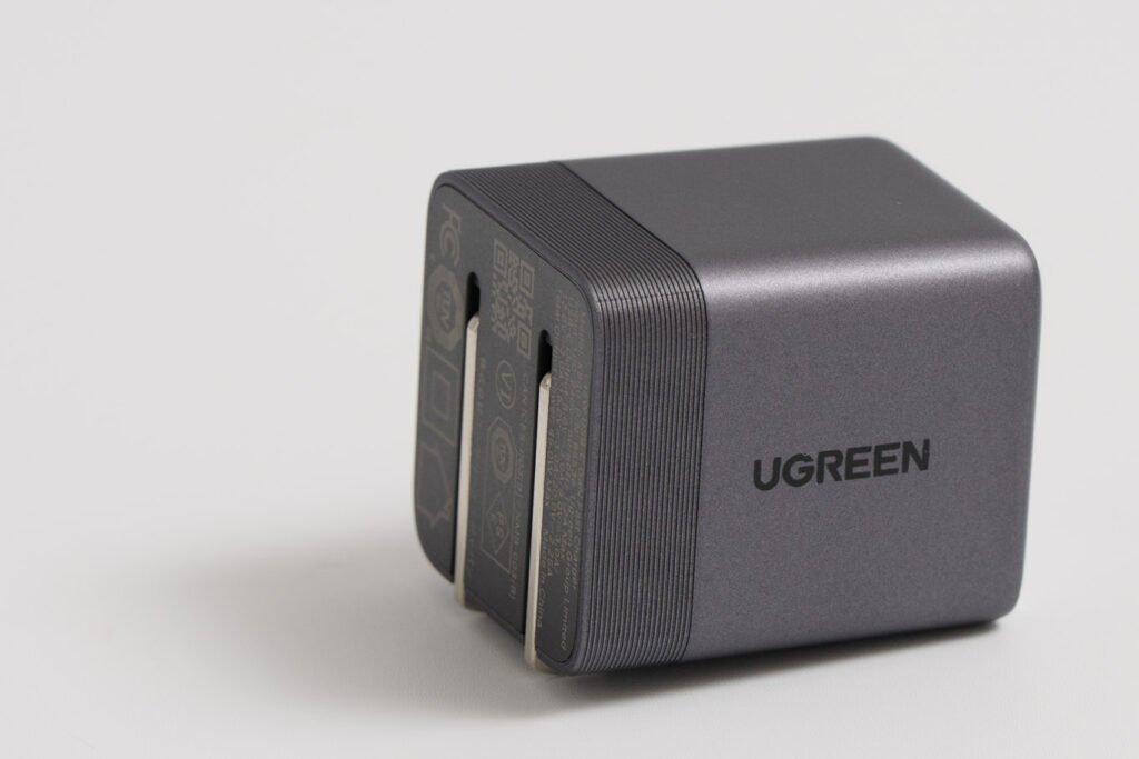 UGREEN Nexode Air 45W本体表面の質感、デザイン