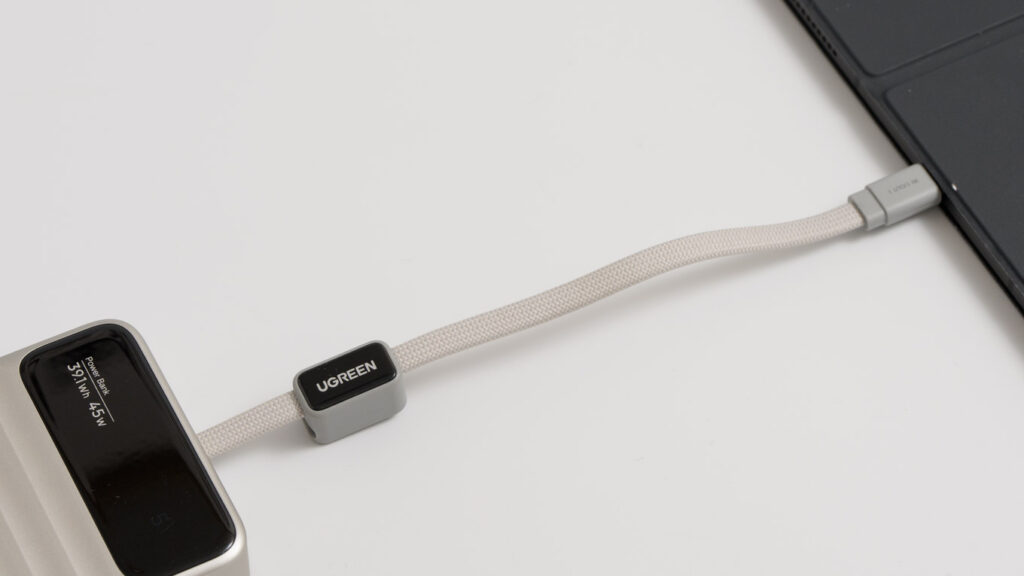 UGREEN Nexode Wavy 10000mAh・45WモバイルバッテリーPB603の内蔵USB-Cケーブルの長さ