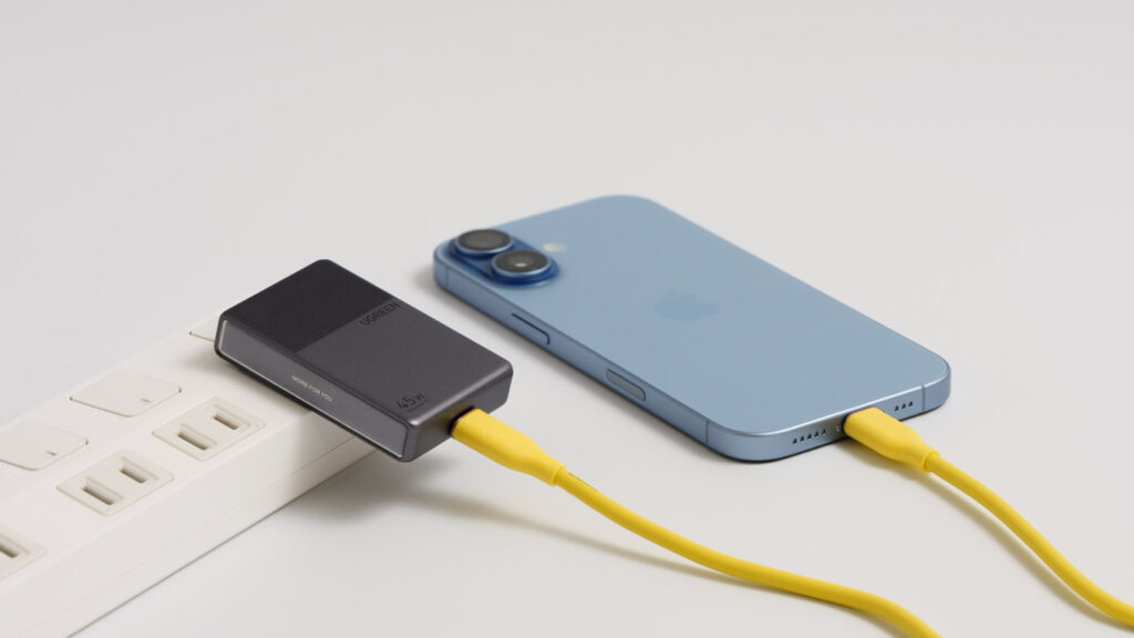 iPhoneとUGREEN Nexode Air 45W Slim