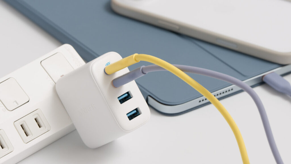 iPhone AirとiPadを同時に急速充電している様子