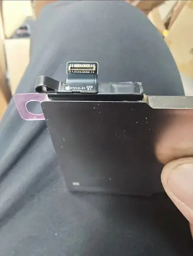 iphone 18 pro max battery leak 1