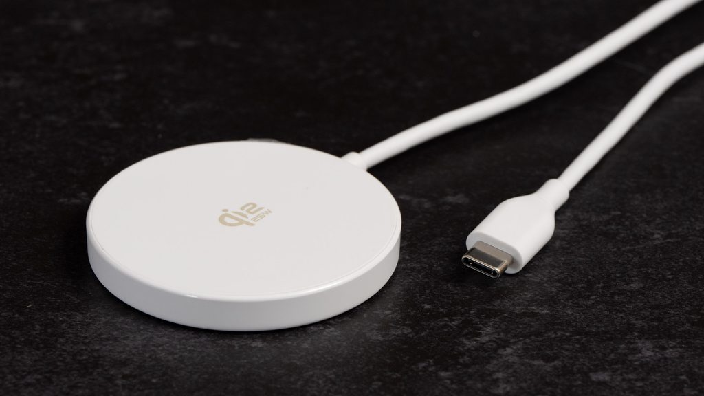 Amazonベーシック ワイヤレス充電パッド 25W
