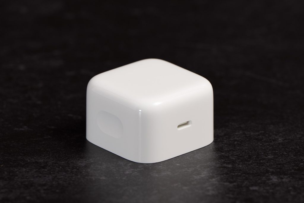 Apple 40Wダイナミック電源アダプタ(最大60W対応)