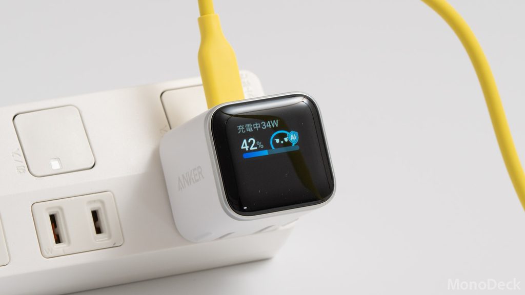 Anker Nano Charger (45W, Display, スイングプラグ)のディスプレイのアップ